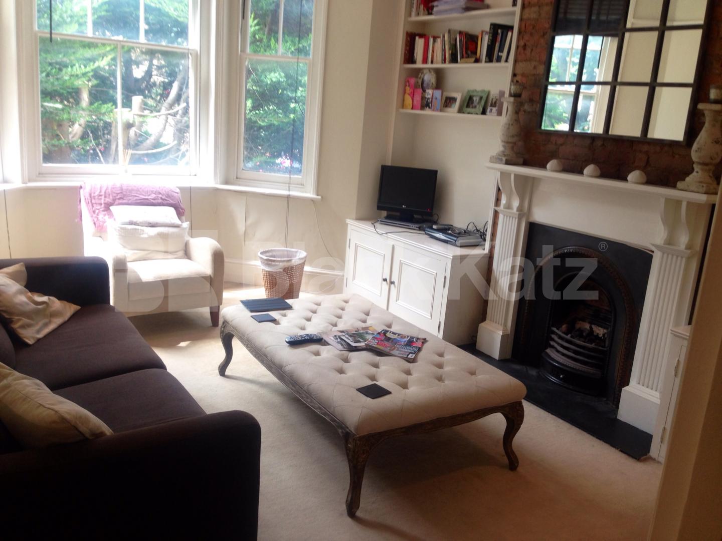 			LET , 2 Bedroom, 1 bath, 1 reception Apartment			 Gauden Road, Clapham North 